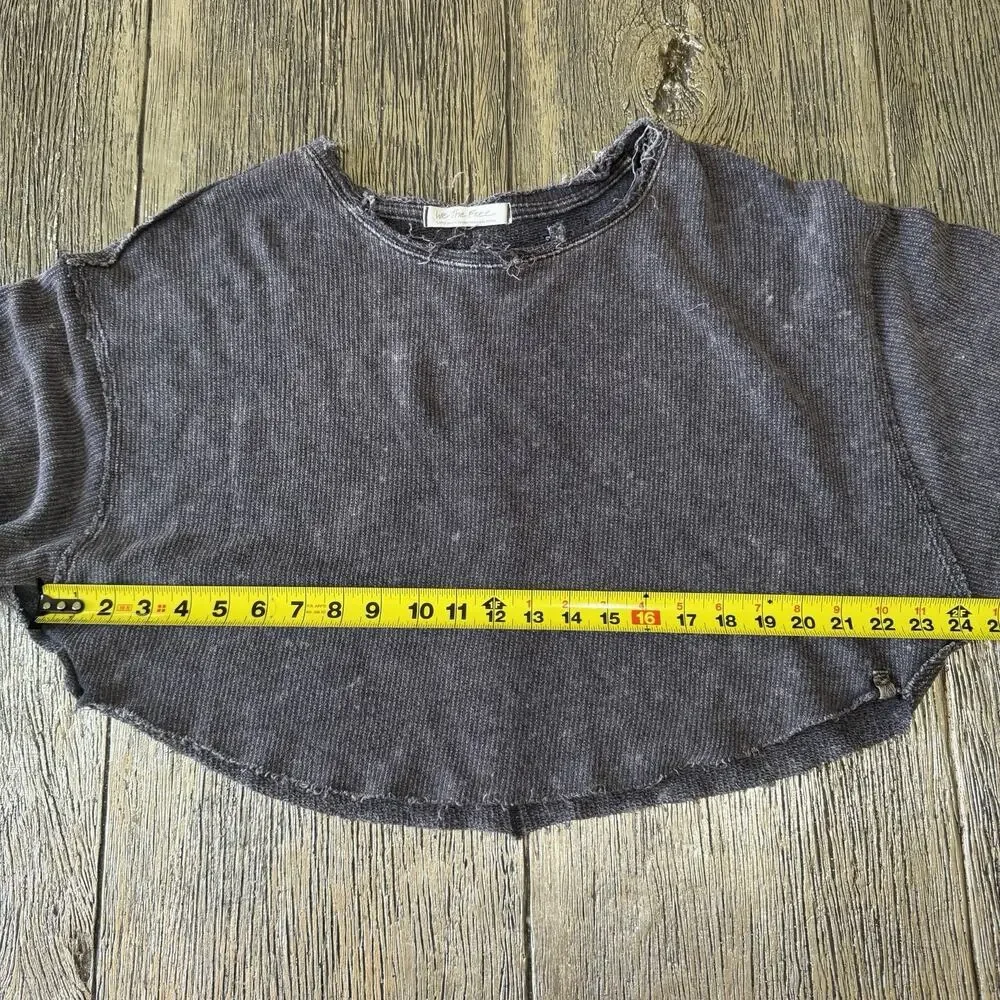 Free People Off My Mind Cropped Tshirt Raw Hem Size L